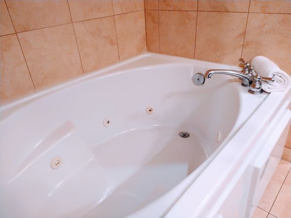 Cost of Acrylic Tub Installation in Dade City