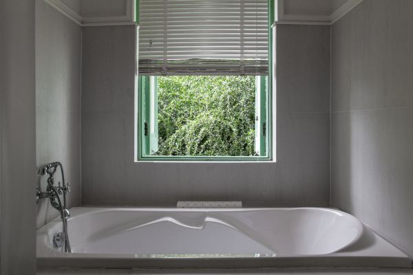 Cost of Fiberglass Tub Installation in Dade City